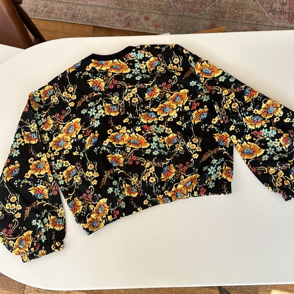 OBEY Sweater - Picture 5 of 7